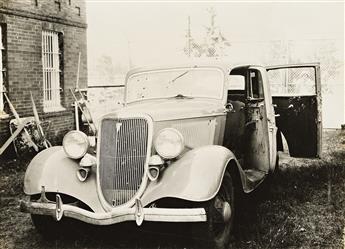 (AMERICAN CRIME) A suite of 10 photographs detailing the infamous life and death of Bonnie and Clyde. Circa 1932-34 & 1934.